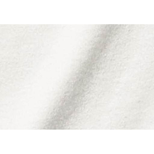 オフホワイト コットン100% 肌ざわりのいい柔らかな風合いの綿100%のカットソーを使用しました