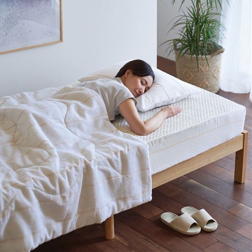 ベージュ ※商品は枕カバーです。<br>暑い季節の眠りを綿素材で涼しく快適に。