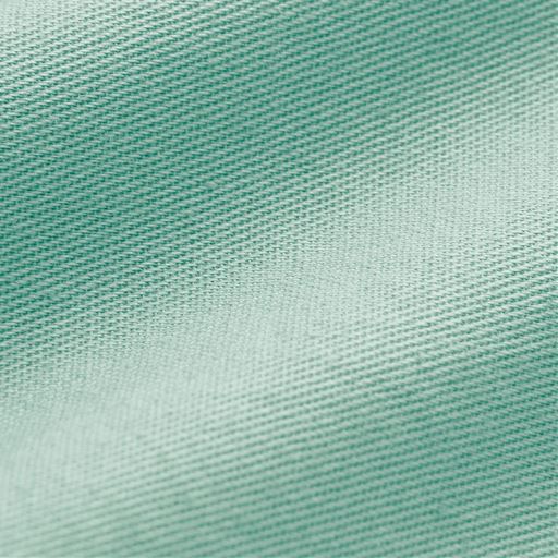 生地拡大(アンティックグリーン)<br>肌ざわりがよくなめらかな綿素材を使用。