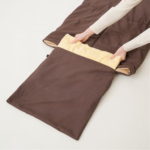クッション袋にお手持ちのタオル等をいれると枕にもなります。