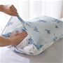 枕の端まで覆えるかぶせ式で、ごろつくファスナーがなく着脱も簡単。