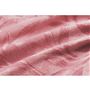 表生地拡大 ピンク(リーフ柄) <br>表生地はなめらかな肌ざわりの短毛マイクロファイバー生地を使用。