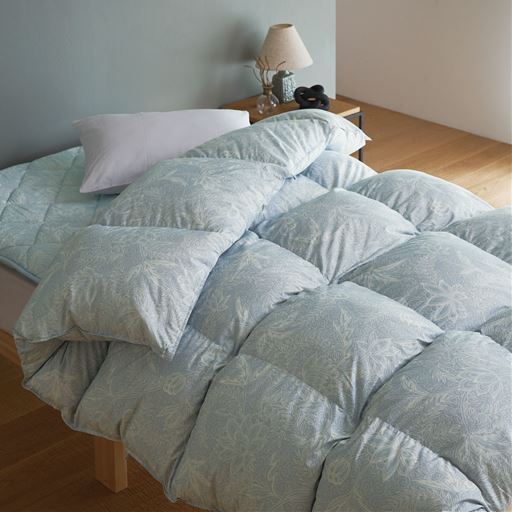 ブルー<br>来客用の寝具としてもおすすめ! 羽毛掛け布団と敷き布団の2点セットです。