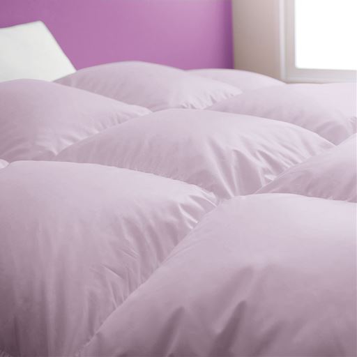睡眠中の不快な重さ軽減のため、軽量生地を採用することで一般的な掛け布団生地より約30%軽量化。