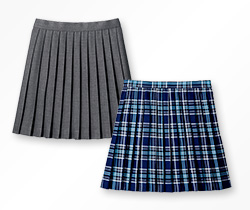 お出かけスカートは、指定制服のスカートとは違うカラーを選ぶとバリエーションが広がる